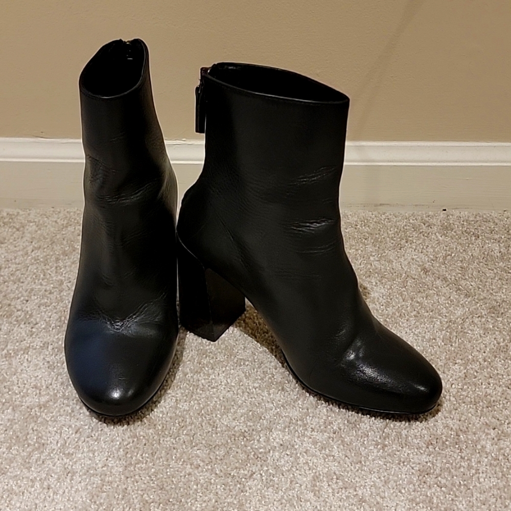 🔥Made in Spain 🇪🇸 Pure Navy booties size 37.